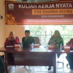 Program KKN, Mahasiswa Universitas STIE Dharma Agung Hadiri Rapat Minggon Desa Sukarahayu