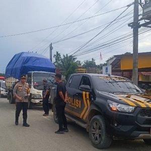Tekankan Pengamanan Maksimal, Kapolsek Long Kali pimpin pergeseran logistik Pilkada Serentak Tahun 2024