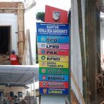 Tidak terpasang PIP dan pekerja tidak indahkan K3, Renovasi kantor desa Sangkanayu diduga proyek siluman
