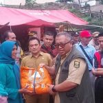 Tinjau Lokasi Bencana di Bantargadung, Bupati Sukabumi Salurkan Bantuan