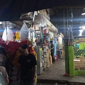 Toko Eddy di Tengah Pasar Tanah Tinggi: Perubahan yang Membawa Harapan