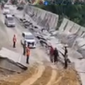 BPJN Sulteng Gerak Cepat Lakukan Penanganan Darurat dengan Kerahkan 1 Unit Excapator di Titik Longsor