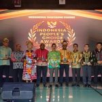 Bupati Butur 'Ridwan Zakariah' Raih Penghargaan Indonesia People's Choice Awards 2025