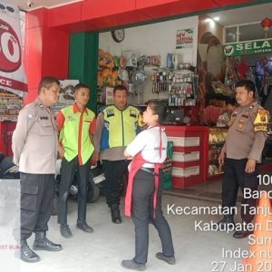 Cegah Kejahatan, Polsek Tanjung Morawa Polresta Deli Serdang Laksanakan Patroli di Pusat Perbelanjaan