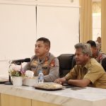 Digelar Mabes Polri, Kapolres Ketapang bersama Kepala Dinas Perkebunan dan Jajaran Management Perusahaan Ikuti Rapat Koordinasi Via Zoom