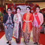 Ibu-ibu Berkebaya Hadiri Talkshow Kebaya Keanggunan