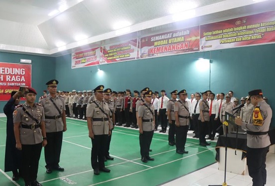 Kapolres Muba pimpin upacara serah terima jabatan 2 Kasat dan 3 Kapolsek
