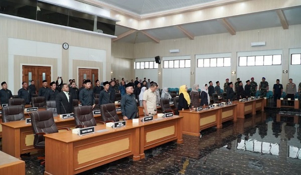 Paripurna DPRD, Bupati Kabupaten Sukabumi sampaikan Tiga Raperda Prakarsa
