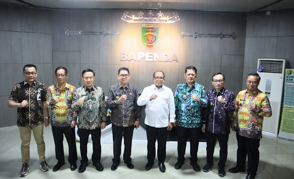 Pj. Gubernur Lampung Pimpin Rapat Finalisasi Penerapan Opsen PKB dan Opsen BBNKB Tahun 2025