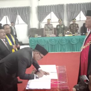 Frans Hendrik Tambunan, Thomson Manurung ST dan Henry Tambunan pimpinan DPRD definitif kab.toba periode 2024-2029.