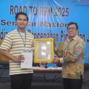 Bentuk Penghargaan, Ketum PWI Pusat Berikan Piagam ‘Sahabat PWI’ kepada Infini