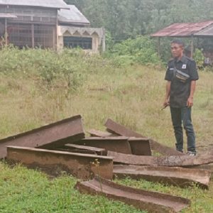 Heboh…!!! Misteri Dibalik Besi Tua Tercatut Nama Seorang Oknum