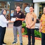 Pemkab Tangerang Berikan Penghargaan 'Jurnalis Hijau' Kepada PWI Kabupaten Tangerang 