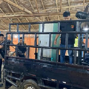 Sempat Dihadang Warga, Tim Gabungan Polri-TNI Gerebek Lokasi Judi di Pancur Batu