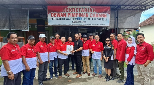 Verifikasi Sekretariat, DPD PWRI Provinsi Lampung Kunjungi DPC PWRI Metro