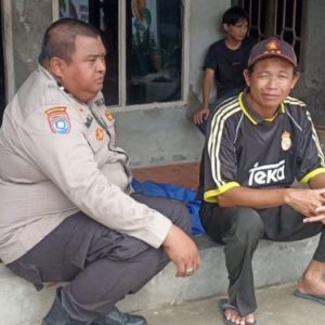 Bhabinkamtibmas Polsek Rangkasbitung Polres Lebak Sambangi Warga Kampung Mekarsari