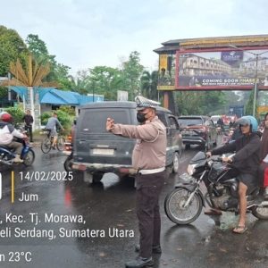 Wujudkan keamanan saat berkendara, Satlantas Polresta Deli Serdang lakukan pengaturan lalu lintas