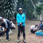 Bersama Masyarakat, Pemerintah Desa Pasir Kacapi Gotong Royong Bersihkan TPU