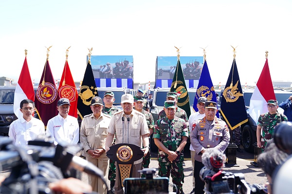 Perkuat Pertahanan NKRI, Panglima TNI Terima 650 Unit Ransus Maung dari Kemhan