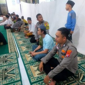 Kapolsek Rangkasbitung dan Anggota Laksanakan Sholat Tarawih Keliling