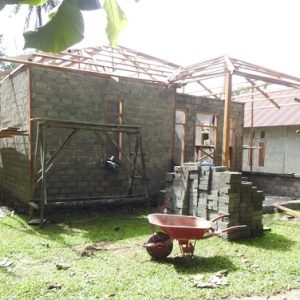 Pembangunan RTLH TMMD Ke-123 Kodim 1510/Sula Masuk Tahap Plester Dinding