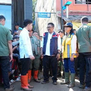 Dampingi Wapres Tinjau Banjir Sukabumi, Wamen PU: Percepat Pengerukan Sedimen Sungai Cipalabuan dan Penggantian Jembatan Cidadap