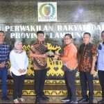 KPU Serahkan SK Gubernur dan Wakil Gubernur 2025-2030 kepada DPRD Lampung