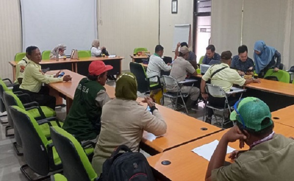 Telah Hadir BPJS Keliling, Puluhan Karyawan PT. GGP Antusias Unduh Aplikasi Mobil JKN