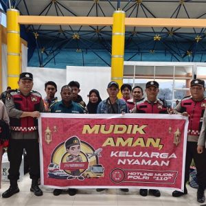 Dukung “Mudik Aman, Keluarga Nyaman”, Polsubsektor Kawasan Pelabuhan Sosialisasikan Hotline 110