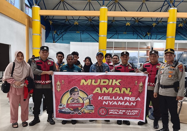 Dukung "Mudik Aman, Keluarga Nyaman", Polsubsektor Kawasan Pelabuhan Sosialisasikan Hotline 110