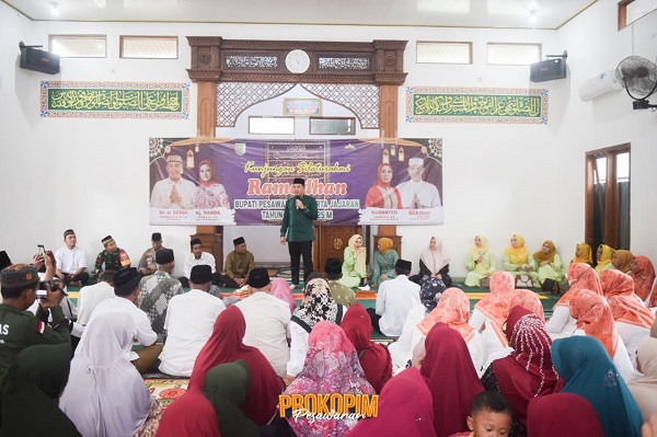 Silaturahmi Ramadan, Bupati Pesawaran Kunjungi Way Ratai dan Padang Cermin 