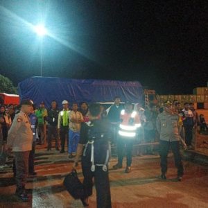 Pastikan Aktivitas Mudik Jalur Laut Berjalan Kondusif, Polsek Kawasan Pelabuhan Laksankan Pengamanan