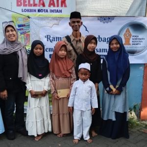 Pokjawarkotu berikan santunan kepada anak yatim