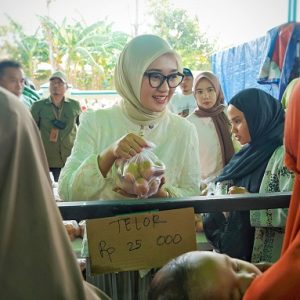 Tinjau Pasar Muslimat NU Natar, Wagub Jihan Nurlela Bantu Warga Dapatkan Kebutuhan Pokok