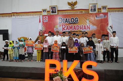 Perkuat Ukhuwah dan Kebersamaan, Gubernur Mirzani Djausal Buka Puasa Bersama DPW PKS Provinsi Lampung