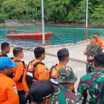 Kodam XVIII/Kasuari Bantu Basarnas Manokwari Dalam Pencarian Korban Jatuh Dari KM Dorolonda