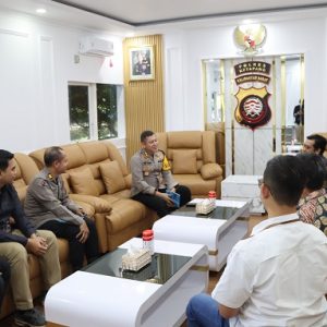 Besinergi Dalam Pembangunan Pasokan Listrik, Kapolres Ketapang Terima Kunjungan PLN UIP Kalbar