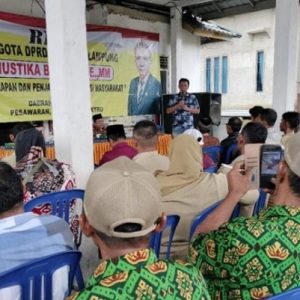 Warga Sinar Harapan Keluhkan Perbaikan Jalan dan Air Bersih Kepada Mustika Bahrum