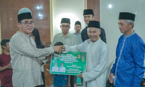 Safari Ramadhan, Pemkot Metro salurkan Bantuan Material bagi Masjid Adz Dzikir Hadimulyo Timur