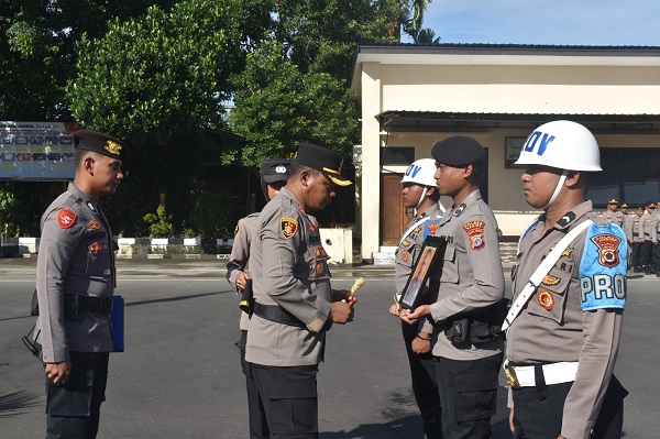Kapolres Nabire Pimpin Upacara Pemberhentian Tidak Dengan Hormat