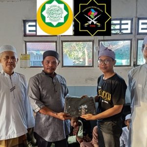 DPD POM Ketapang Salurkan Bantuan Baju Koko untuk Santri Ponpes An Nawawi-DDII