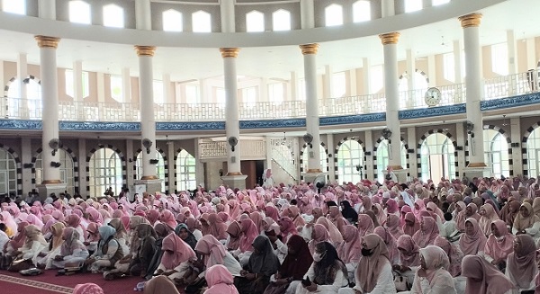 Sinergi bulan Ramadan, 1500 Guru Hadiri Pengajian Empat Organisasi Pendidikan di Masjid Taqwa Kota Metro