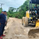 Bersama Dinas PUPR, Bupati Buton Utara Afirudin Turun Langsung Benahi Ruas Jalan Provinsi