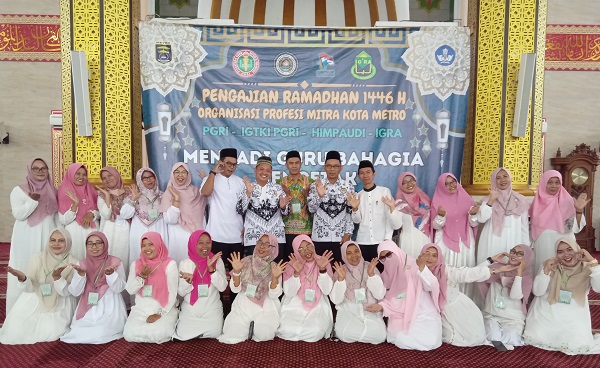 Sinergi bulan Ramadan, 1500 Guru Hadiri Pengajian Empat Organisasi Pendidikan di Masjid Taqwa Kota Metro