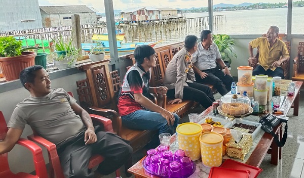 Kapolsek Kendawangan Laksanakan Silaturahmi Kamtibmas di Hari Lebaran Idul Fitri 1446 H