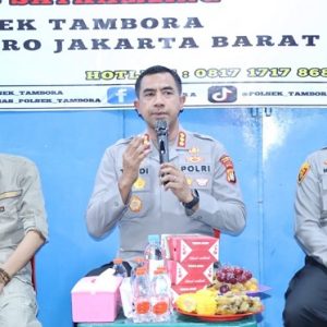 Pererat hubungan dan serap aspirasi warga, Polres Metro Jakarta Barat bersama Polsek Tambora gelar Ngopi Kamtibmas