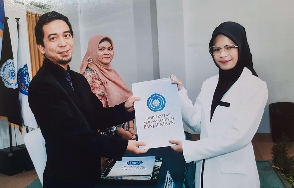 Raih IPK 4,00, Mahasiswa Apoteker Asal Lamandau Jadi Lulusan Terbaik UMBJM
