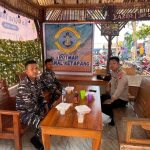 Polsek Kendawangan Laksanakan Pengamanan Objek Wisata Pantai Selama Operasi Ketupat 2025