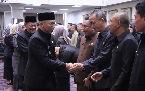 Gubernur Lampung Lantik 54 Pejabat Administrator, Tekankan Dedikasi dan Tanggung Jawab Pelayanan Publik