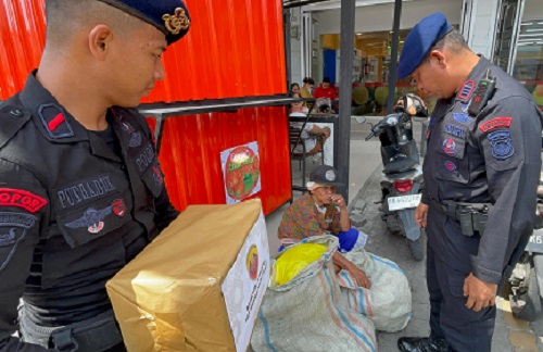 Tebar Kasih dan Peduli Generasi Bangsa: Minggu Berbagi Batalyon A Pelopor Sentuh Hati Anak Panti dan Warga Kota Medan